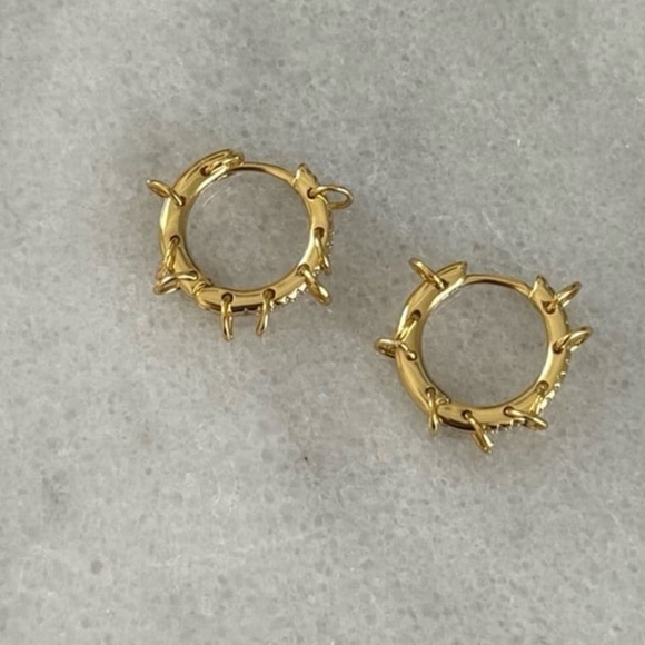 Gold Crystal Chain Punk Hoop Earrings 

Brand New - Picture 3 of 6